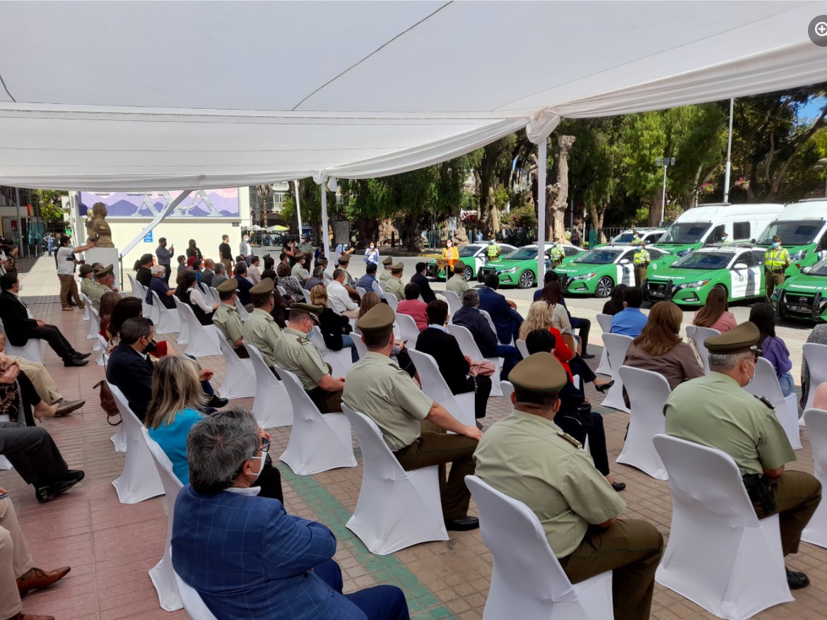 ALCALDE PARTICIPA EN CEREMONIA DE ENTREGA DE RET&Eacute;N M&Oacute;VIL PARA COMISAR&Iacute;A DE VALLENAR